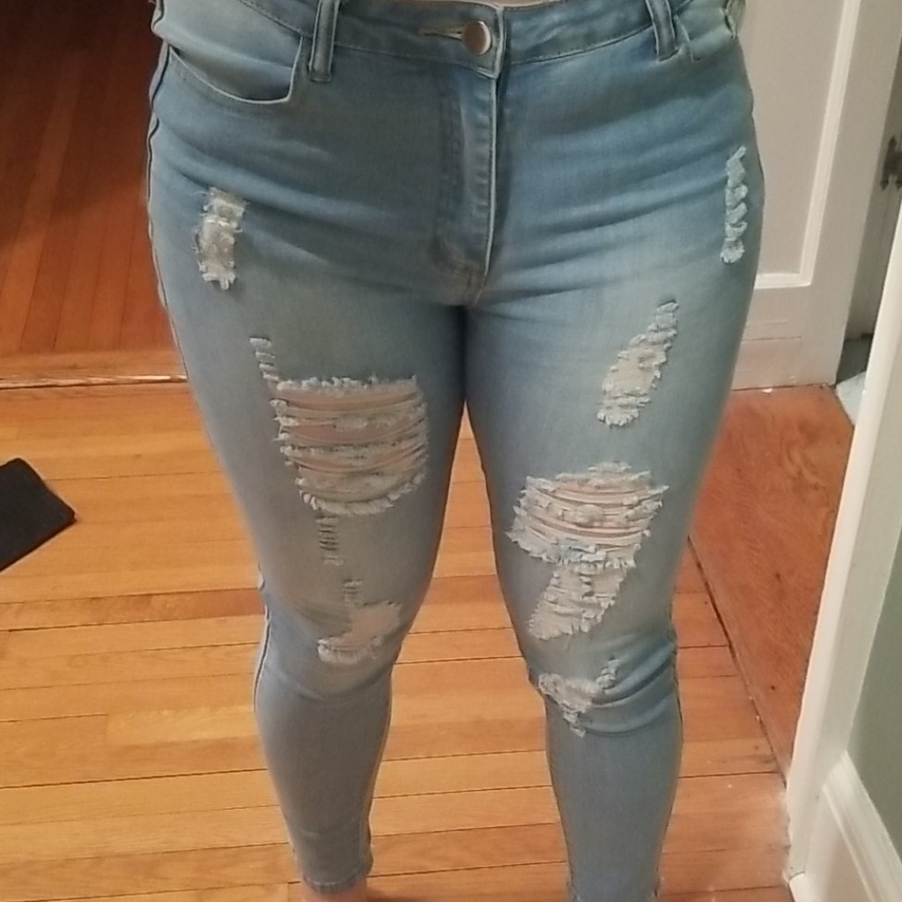 SHEIN High waisted Lightwash Ripped jeans